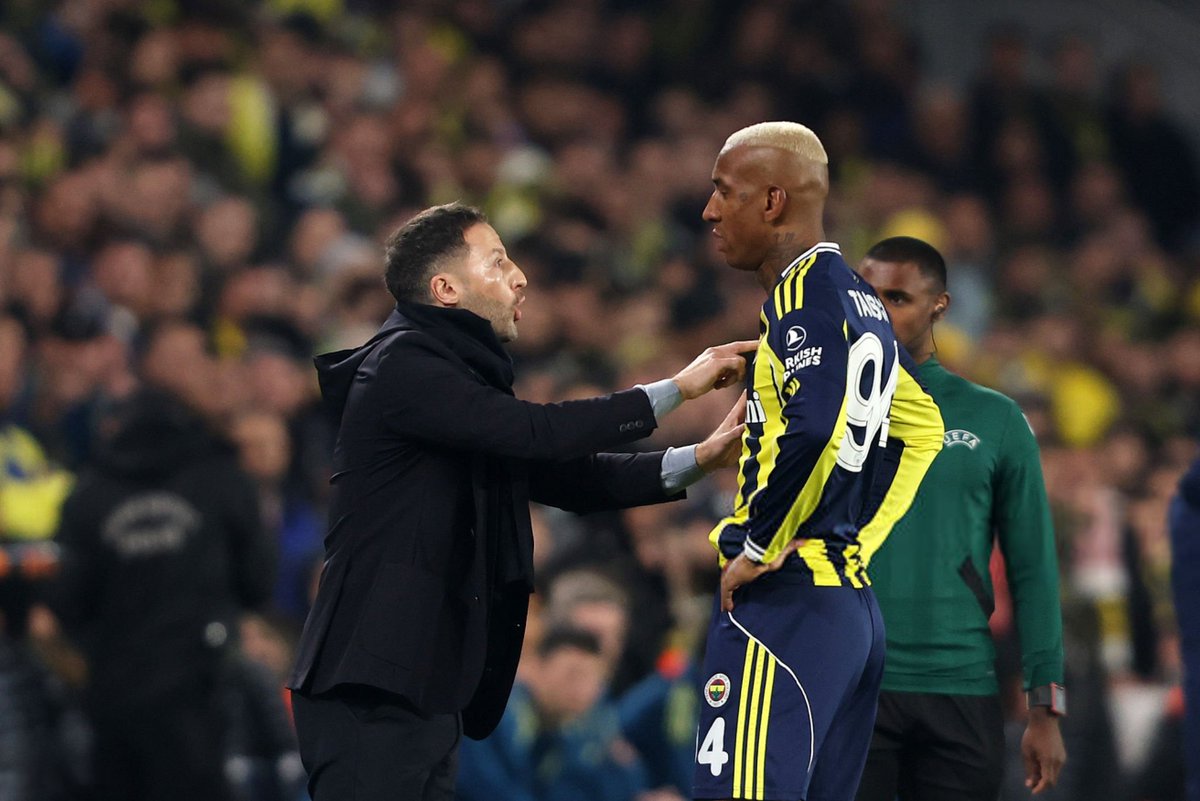 Maç Gitti! Maçtan sonra yazmanın lüzumu yok şimdiden söyleyeyim dakika 55 iken...

😡Bu maç Tedesco'ya yazar! 

🧐 Sen Trabzonspor'u ÖNEMSEYİP, CİDDİYE ALIP, 4-3-1-2 ile oynadın! Ama N. Forest'i ÖYLE HAFİFE ALDIN Kİ 4-2-3-1 oynattın ve kanadın birine PRES GÜCÜ ZAYIF ASENSİO