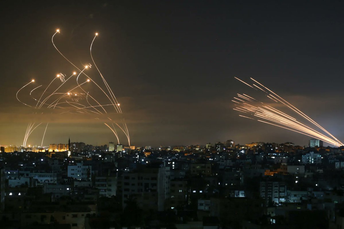 visionergeo's tweet photo. ‼️🇮🇱🇺🇸🇮🇷 BREAKING - According to Kan News, Israel assesses that Iran may be the first to strike if it detects signs of an imminent attack from the US or Israel.

➡️ At this stage, Israel is preparing for an exchange of missile fire with Iran, which could last several weeks.

Follow, repost, like, and comment on the posts at @visionergeo