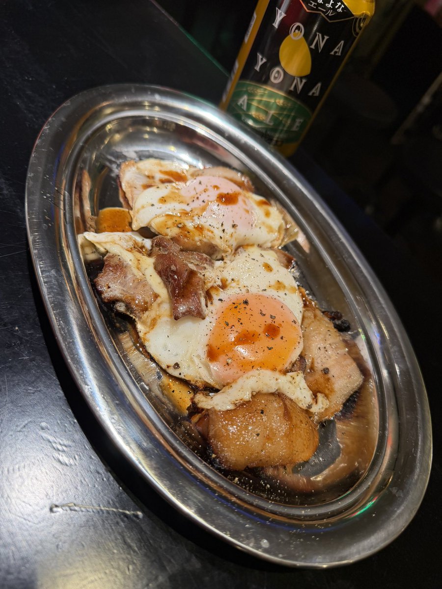 チャーシューエッグって急につくりたくなるよね。

チャーシュー作るの楽しい。
プッカバーメニューにいれたいねえ。

<a href="/MAD_PUCCA_BAR/">MAD PUCCA BAR</a>