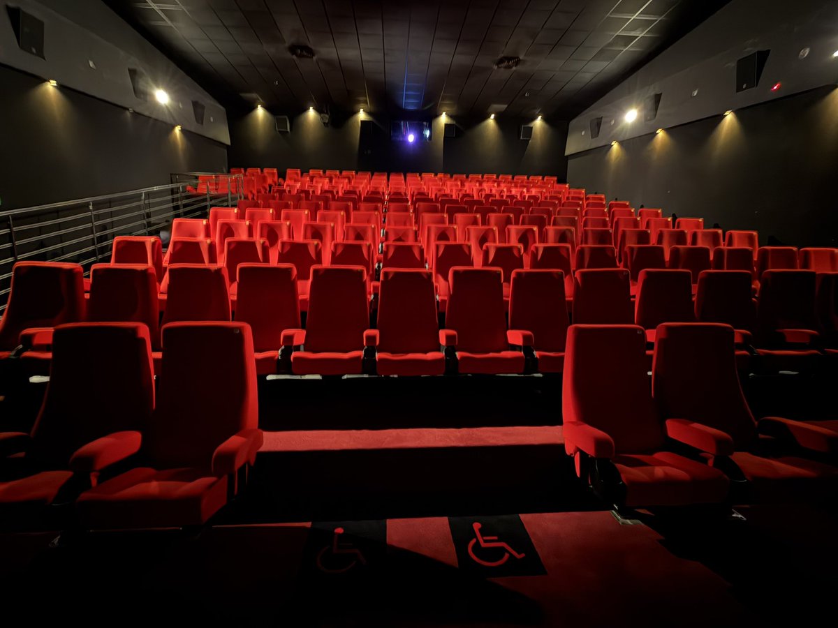 mulderville's tweet image. Vu qu’il n’y a eu aucune projection presse pour les médias online je rattrape ce jour le film #ColdStorage @canalplus @MenschAgency. Séance dans 5 minutes ., dommage car un film sans couverture média online  c’est une garantie de salles vides dans la plupart des cas ..