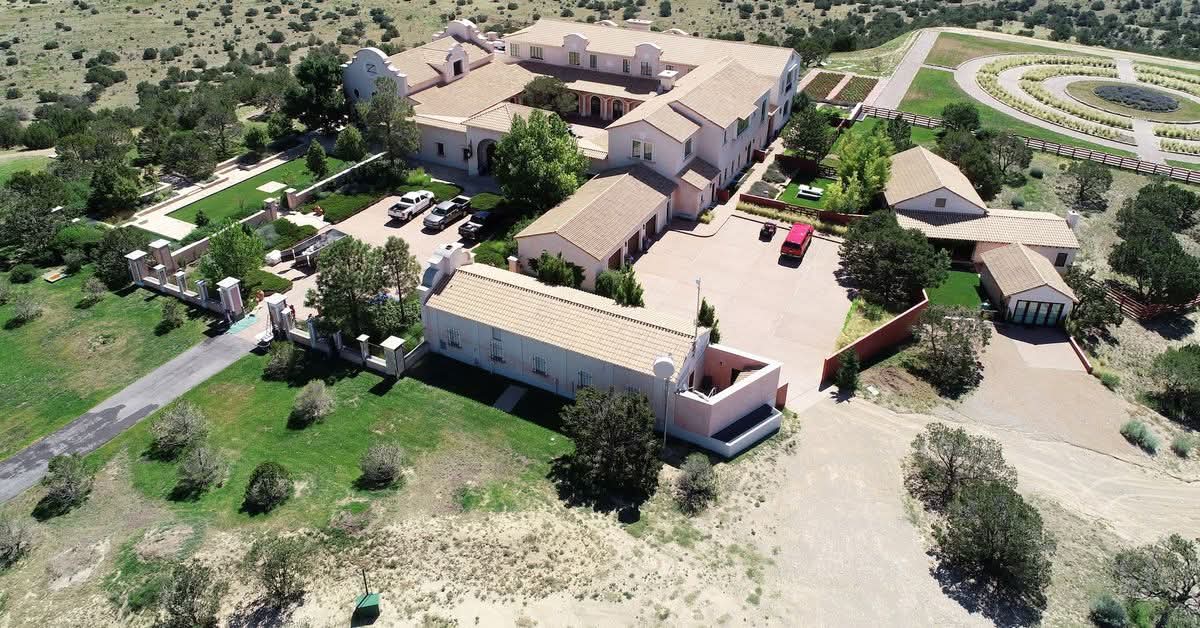 JDunlap1974's tweet photo. 🚨🚨New Mexico probes allegation of bodies buried near Epstein ranch, per Reuters.

The New Mexico Department of Justice confirmed on February 18, 2026, that it is investigating an allegation that late sex offender Jeffrey Epstein ordered the bodies of two "foreign girls" buried at his remote Zorro Ranch.

State Land Commissioner Stephanie Garcia Richard has urged federal and state officials to conduct a full forensic review of the property and adjacent public lands. While the New Mexico DOJ currently considers the allegations unsubstantiated, they are actively reviewing the case in light of the new document.

The allegation surfaced from an anonymous 2019 email sent to local radio host Eddy Aragon, which was recently uncovered in a massive document release from the U.S. Department of Justice.