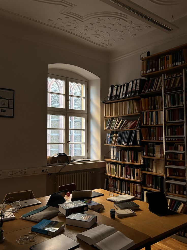 𝙳𝚊𝚛𝚔 𝚊𝚌𝚊𝚍𝚎𝚖𝚒𝚊 𝚍𝚛𝚎𝚊𝚖𝚜 (@academiadreams) on Twitter photo 