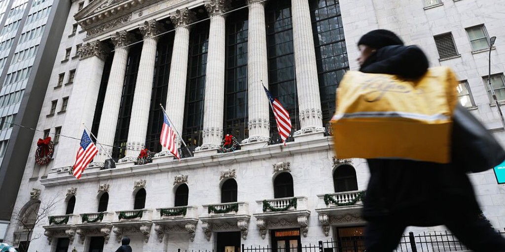 What’s in store for the #economy in 2026? bit.ly/4q7FjBn