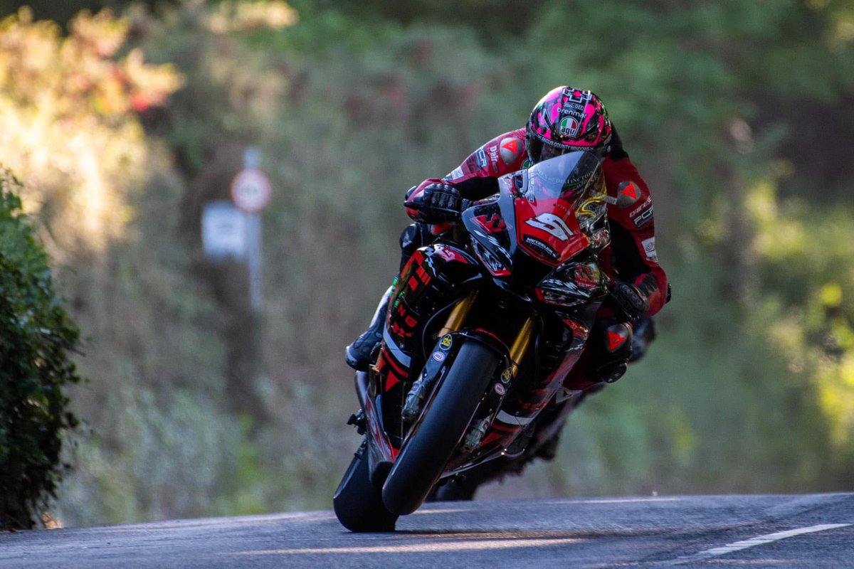 markspicsiom tweet media