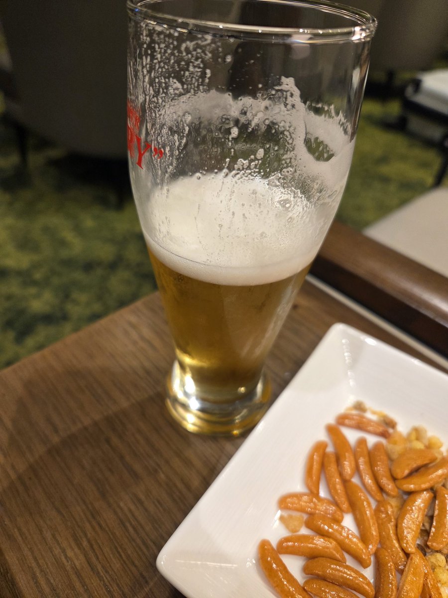 たな Tana tweet media