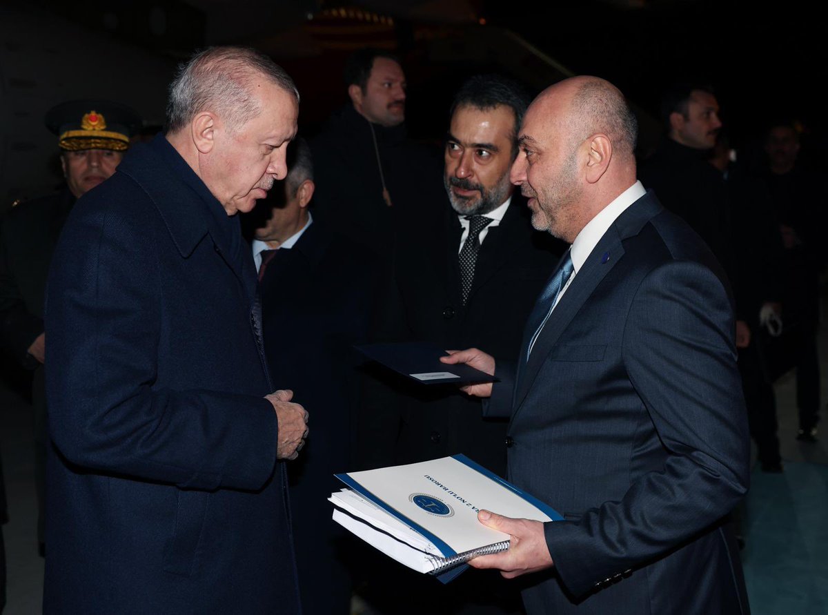 Cumhurbaşkanımız Sayın Recep Tayyip Erdoğan’ı, Baro Başkanımız Av. Gökhan Ağdemir havalimanında karşıladı.

Baro faaliyet raporumuzu; meslektaşlarımızın silah ruhsatı harçtan muaf tutulması ve kamuda görev yapan meslektaşlarımızın özlük haklarına ilişkin yürüttüğümüz çalışmalar