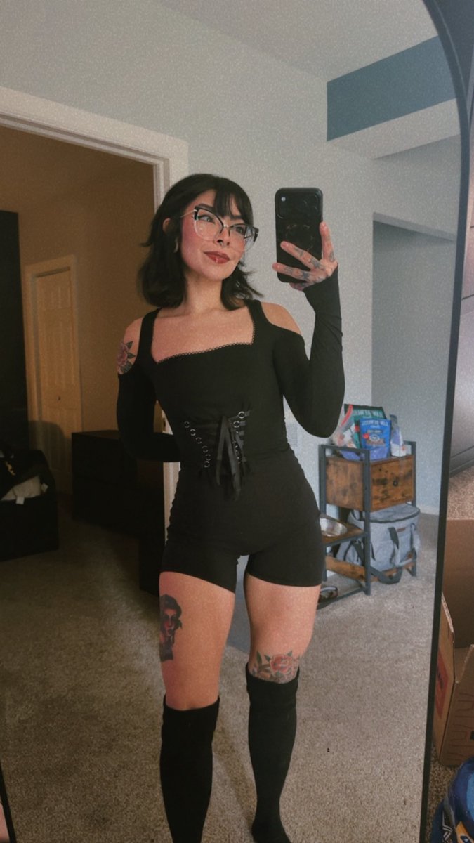 AileenSenpai 🦋✨ tweet media