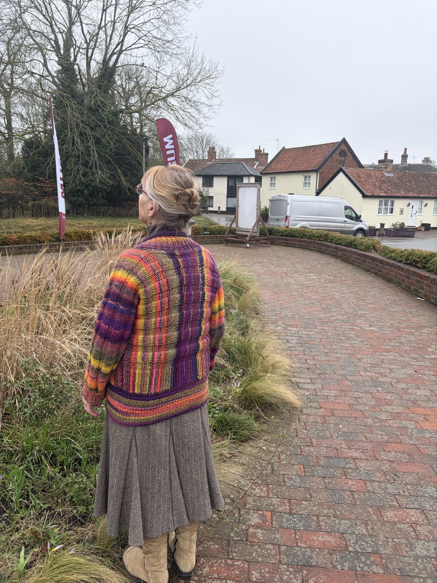 Kittywitches's tweet image. Oh my gosh! I didn’t think my cardi would cause such excitement! So how’s about it’s follow-up? It’s rather less subtle but just right for chasing the weather blues away🤣 
#LoveKnitting  #Knitting #Wool