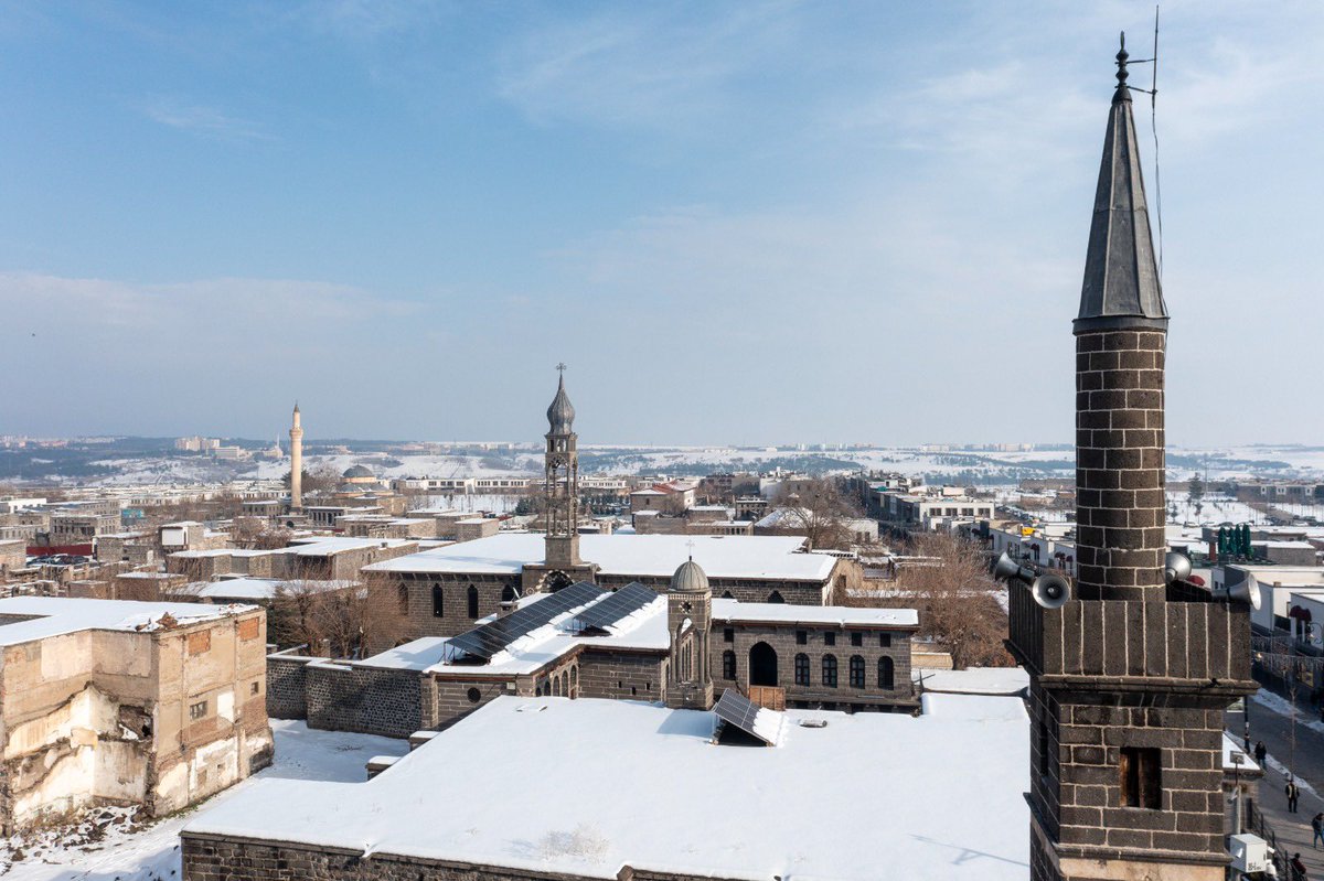 Kadim Şehir #Diyarbakır 🌺

Aynı karede,
Dört Ayaklı Minare
Mar Petyun Keldani Kilisesi
Surp Giragos Ermeni Kilisesi
Kurşunlu (Fatih Paşa) Camii

📸 Mehmet Kılıçoğlu