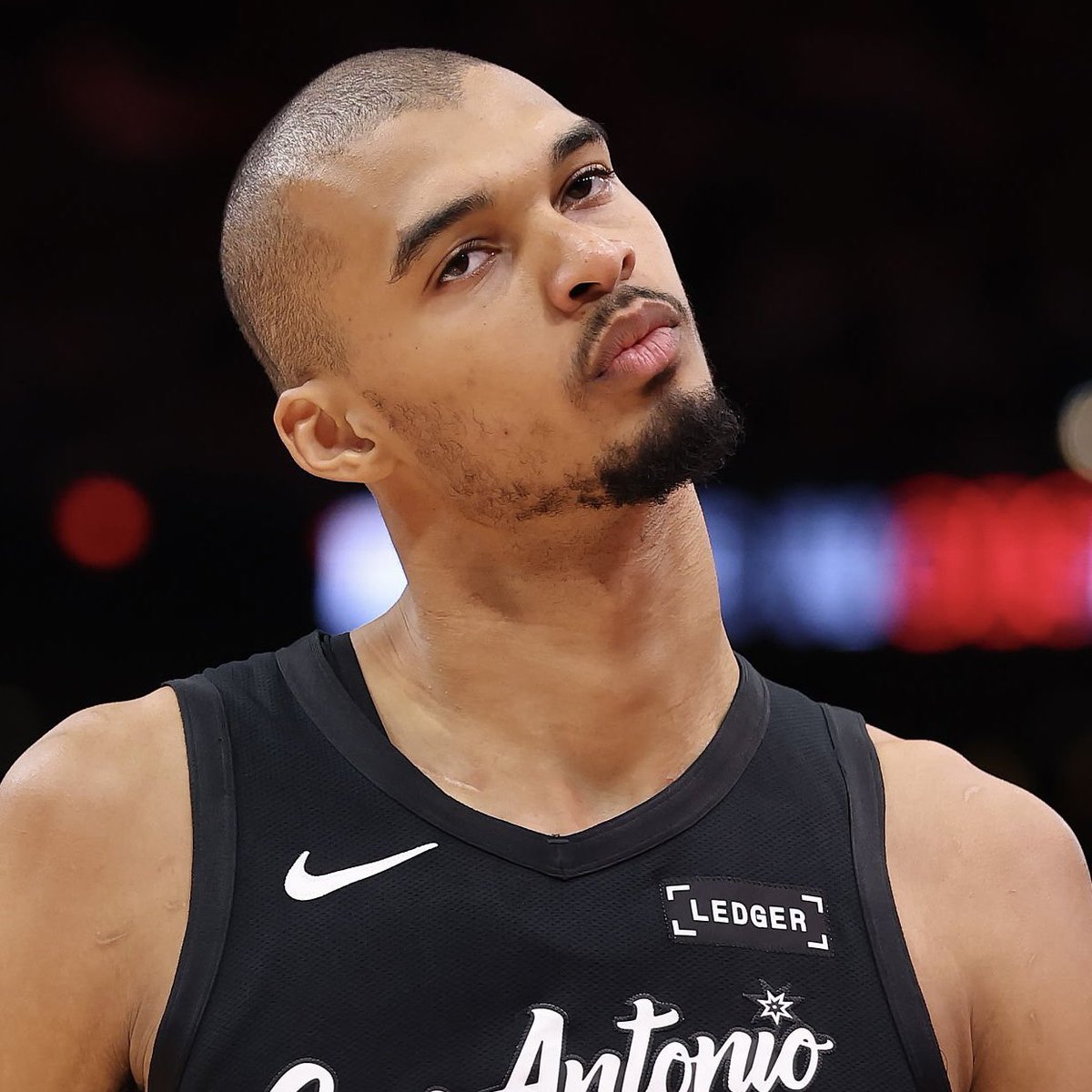 Victor Wembanyama is projected to sign a five-year, $252 million rookie max extension with the Spurs this summer.

However, if he meets the criteria for All-NBA, DPOY, or MVP in the 2026-27 season, the contract could potentially increase to $303.3 million. 😳

(via <a href="/BobbyMarks42/">Bobby Marks</a>