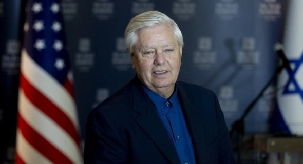 SprinterPress's tweet photo. Senator Lindsey Graham* stated that the US decision on Iran has already been made, and the build-up of military presence in the region is not related to the fact that "the weather is pleasant at this time of year", in order to gather all ships in one place. 

Senator Ted Cruz, in turn, believes that the only option left for Iran's Supreme Leader Khamenei is to give up power, and expressed confidence that Trump "won't take the bait".