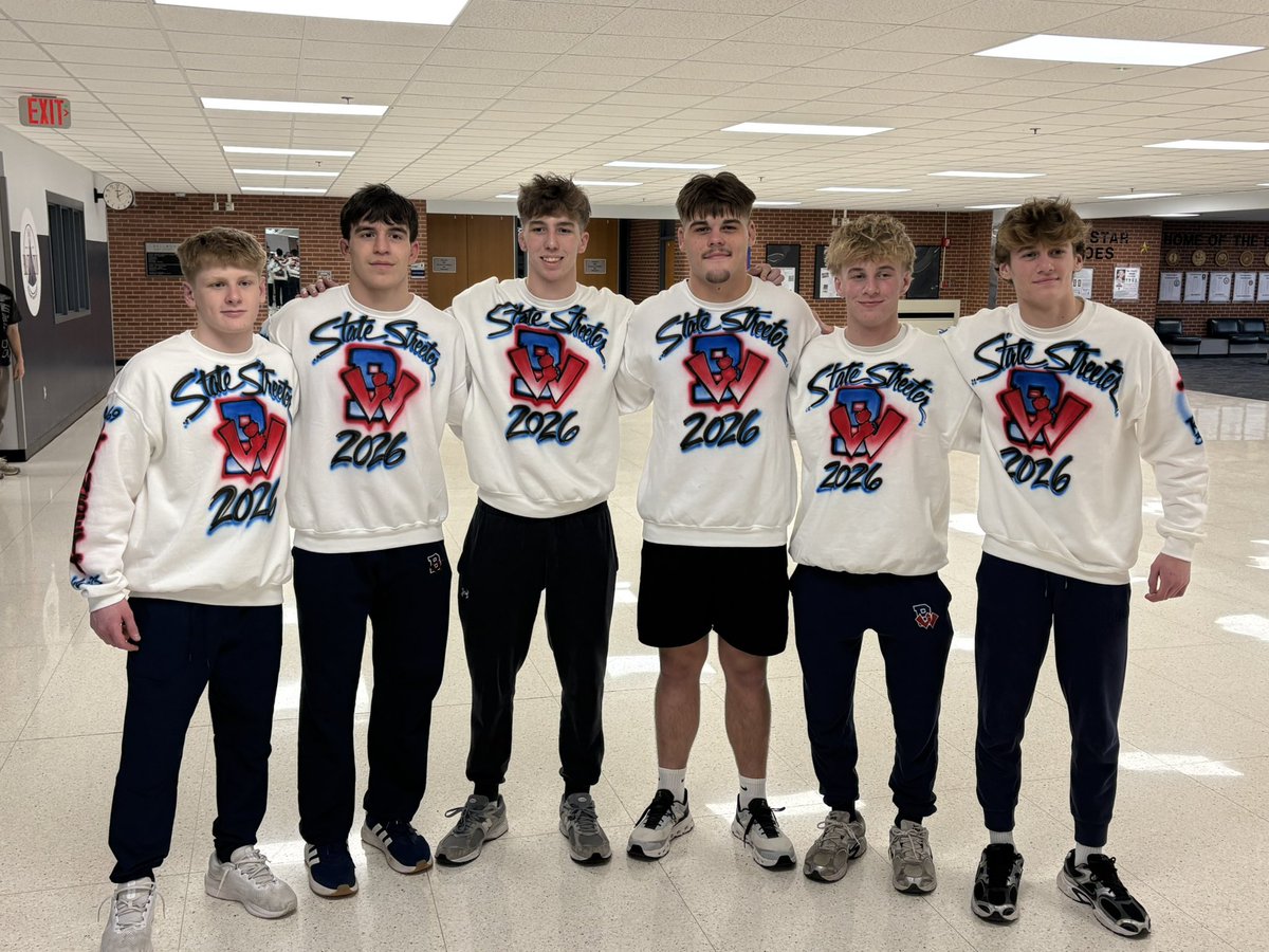BellmontAD's tweet photo. Good luck to our wrestlers and girls basketball!!!  Nothing like a send a parade through the halls!! https://t.co/6nEdjNRdm0