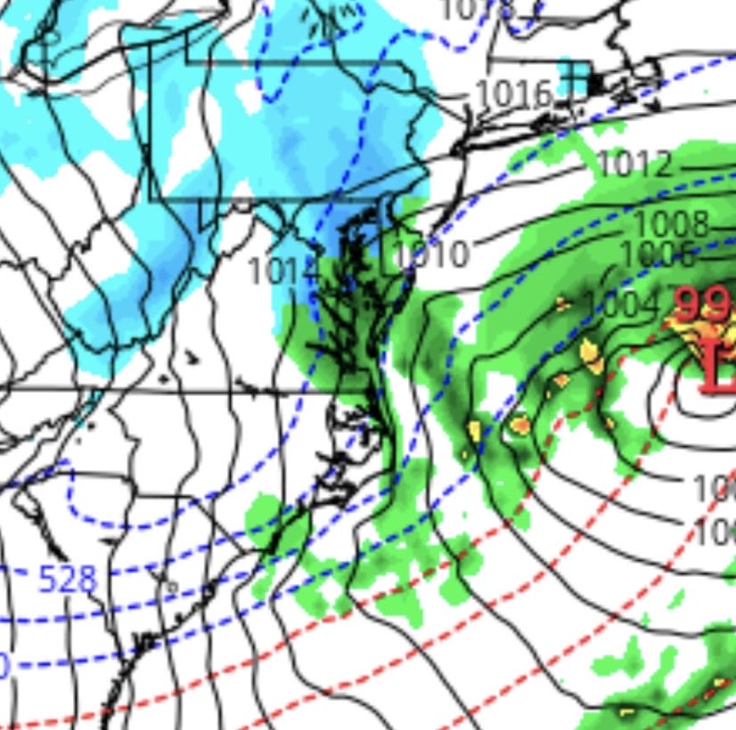 FcpsOdds's tweet photo. We are a few days out from a potential storm and the difference between models is drastic. Note that the model showing the blizzard (the GFS) has almost no chance of being right, but things are still up in the air. Will probably see at least some snow Sunday though! #closefcps https://t.co/IwjAiYimhJ