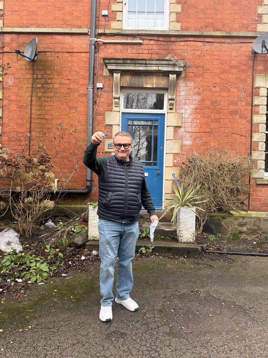 We just bought this property !
It’s a block of flats ! 
Using a strategy called title splitting!