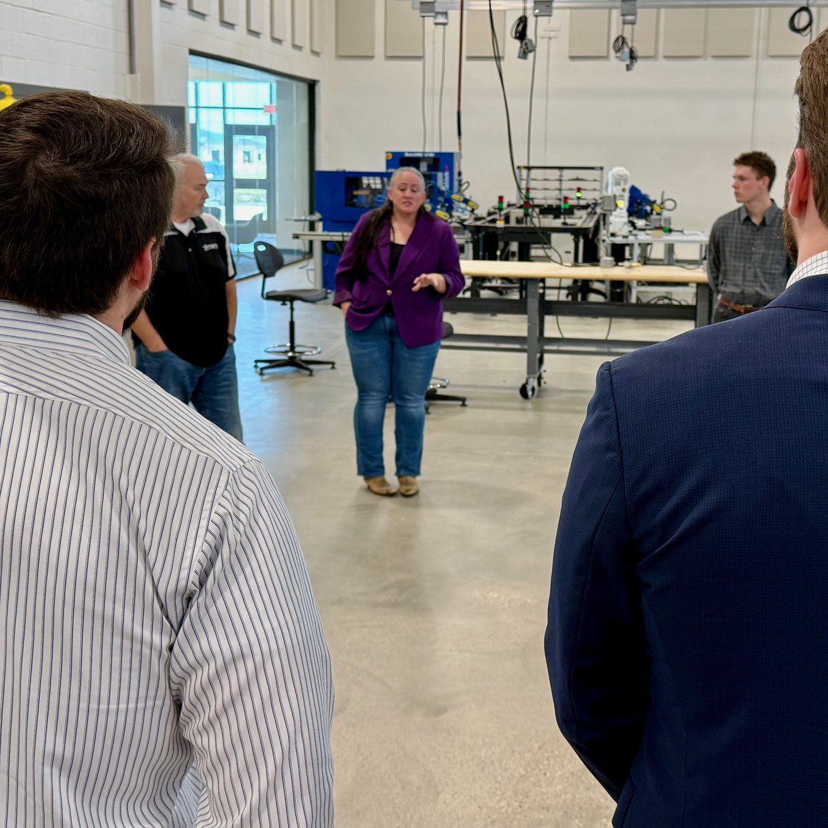 tstcwaco's tweet photo. The #Waco Young Professionals visited TSTC’s The WorkSITE on Thursday, Feb. 19, to tour labs and learn about accelerated training opportunities available in McLennan County.

#TSTCproud #YoungProfessionals https://t.co/17zm2vXWVO
