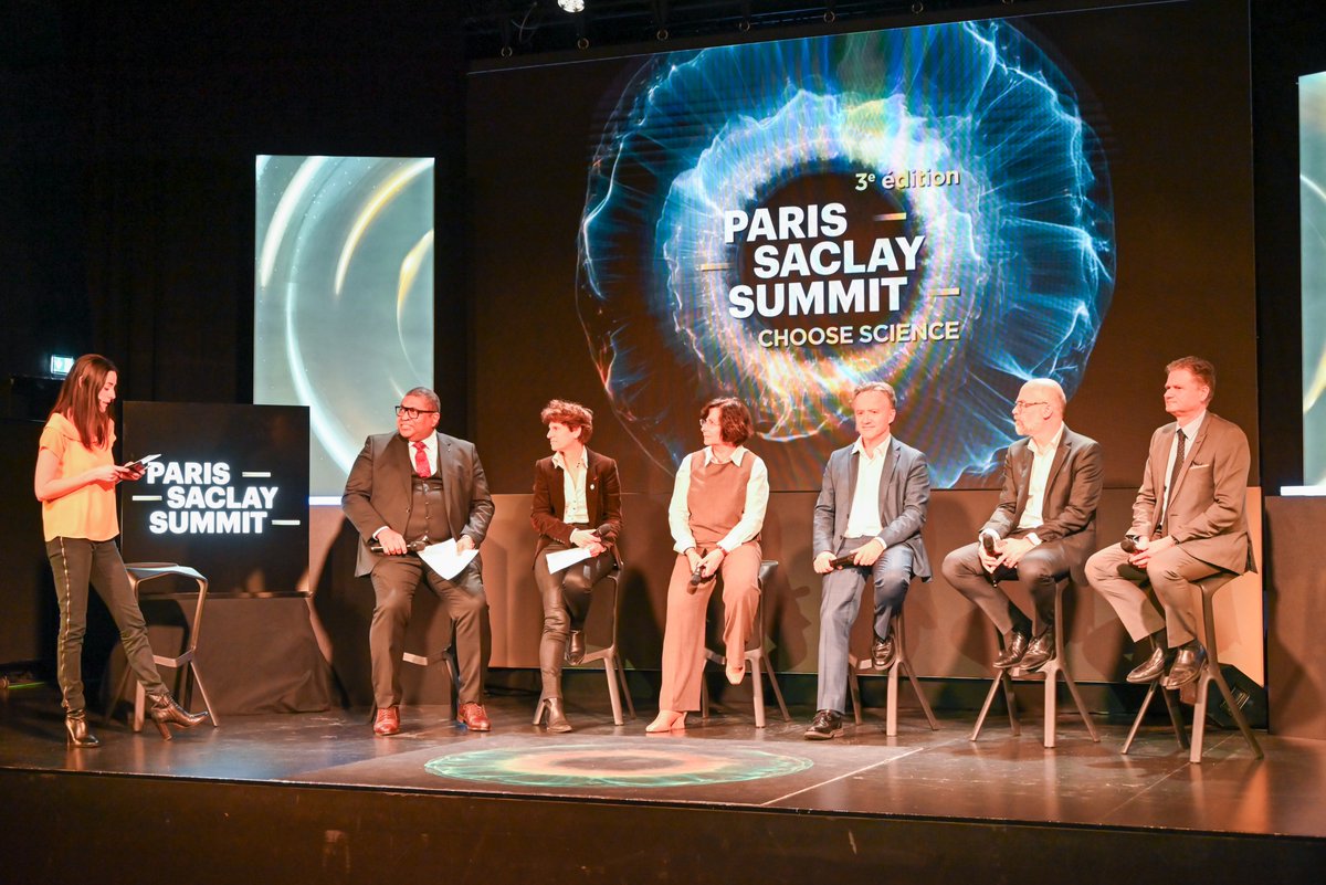 gdelasteyrie's tweet photo. ✍️ Signature cet après-midi de l’Appel de Paris-Saclay du 19 février 2026.
Un consortium d’acteurs publics et privés demande aux institutions européennes de donner à l’Europe les moyens d’éviter le décrochage technologique.
#ParisSaclaySummit #ChooseScience #Science #Humain https://t.co/1HxXECYtjz