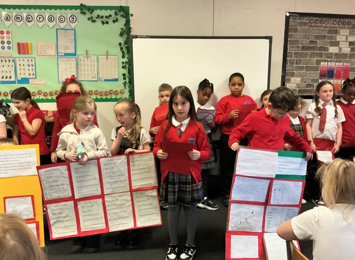 AntoninePrimary's tweet photo. P4-3 and P3  had the opportunity to  share their learning with each other. Both  classes presented  their Gloabl Goals 
knowledge with P3 teaching P4-3 all about food waste and P4-3  sharing their learning about poverty. 🌍#pupilleadership  #sharinglearning https://t.co/BCwKPoKhw3
