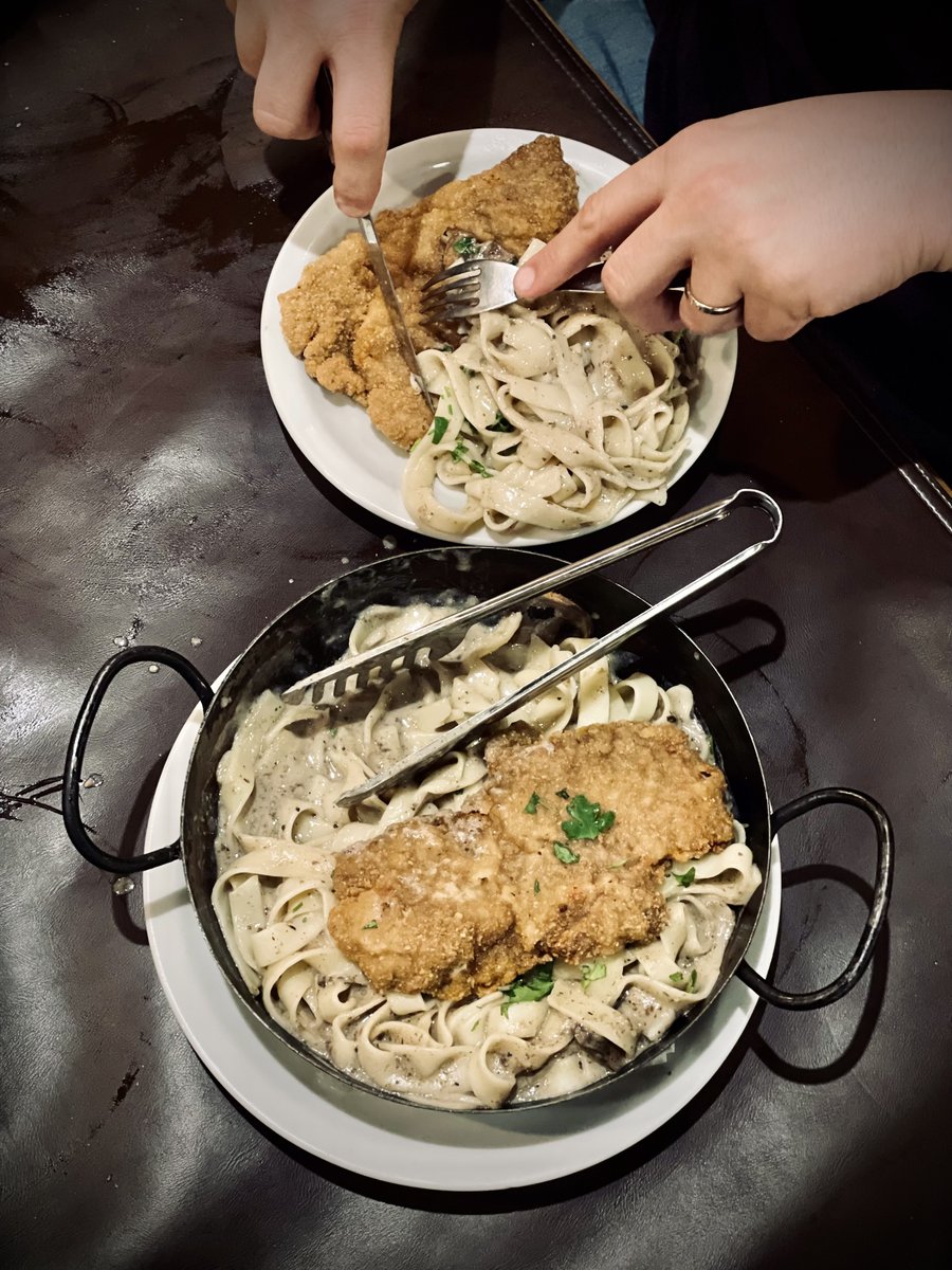 [CAMPEONATO DE PASTAS DE ROSARIO]
OCTAVOS DE FINAL

Alguno dirá que en la ciudad faltan más ofertas de este tipo. Y la verdad que tiene razón. Pero a juzgar por los que pasaron de ronda, las que están no son nada malas. Solo quedan 16 y deben pasar 8.

¡TIENEN 24 HS PARA VOTAR!