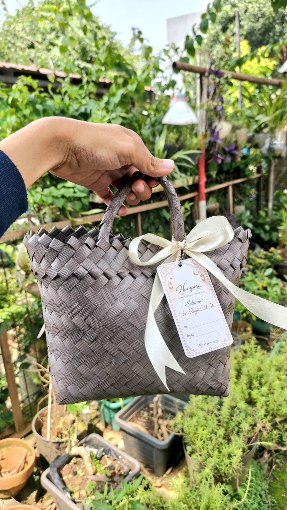 riska_achmadiah's tweet photo. @dhanyindraswara @hrdbacot Haii kak, hampers aku gk unikk tapi bisa lah di bilang lucuuu. Silakan dilihat dulu, barangkali berkenan ☺ https://t.co/MupryaYMOZ