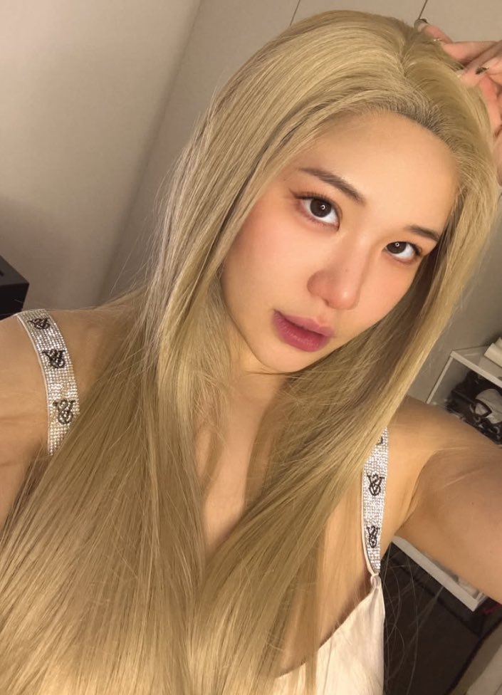 BerniceBren67's tweet photo. Blonde hair https://t.co/HwBTwl9fTY