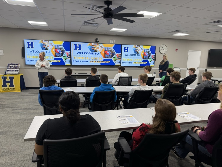 usd339jcn's tweet photo. Thank you to Highland Community College Technical Center for hosting our Charger Sophomore class today! 

Lots of new information for students to consider as they map their courses for the upcoming school year! #JCNexcellence https://t.co/g8aLk2PsYe