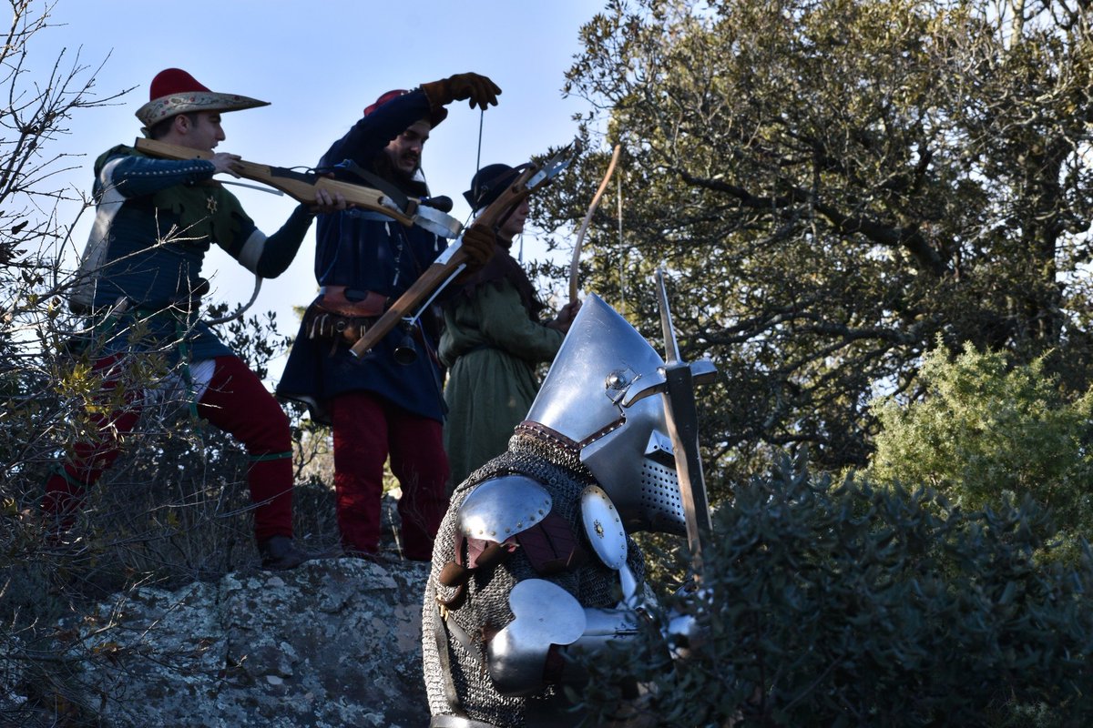 If a besieging army was certain of the imminent arrival of a relief force during a siege, many methods were employed to slow them down without committing the entire army to battle.

The most effective method used during the siege of Compiègne in 1430 was the creation of