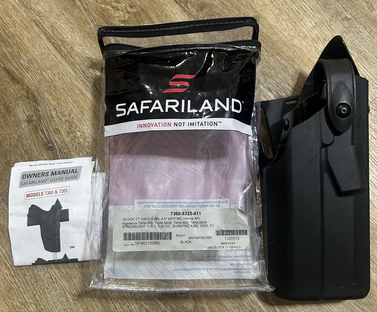 RedThreadTac's tweet image. Can we give this away to a Scalper?? @mclovin_mode @OGPancake07 @skoonrB @warhelaphant @Nikthenord