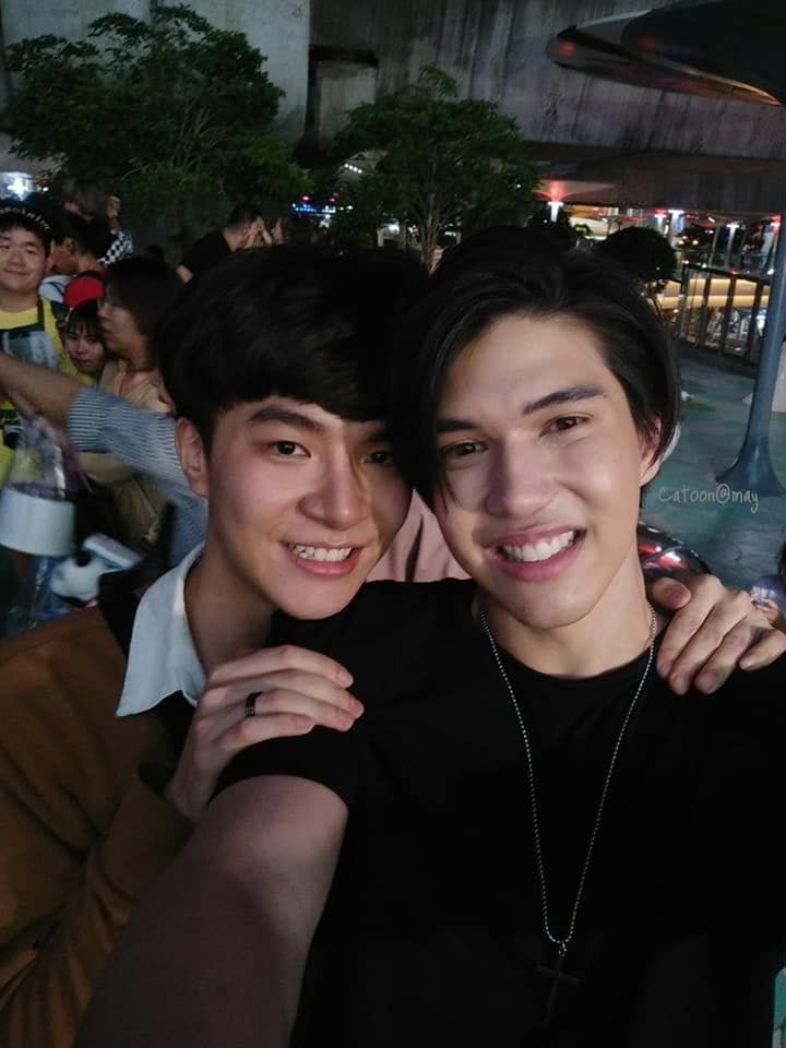 alia_shines1's tweet photo. look up. Even the craters on the moon look like pearls when the light hits them right.✨🤍🫂
Your flaws are just the places where you catch the magic.🩵✨
#BBen #BenEarth
#หมาป่าเบญจมินทร์ #PhanaWayo #khundin #คุณดิน #benjaminbrasier https://t.co/n2NrpYtIXM