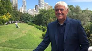 Carlos Bermejo:
"MIRANDO A NUESTROS REPRESENTANTES EN EL
CONGRESO…DA VERGÜENZA ESCUCHAR QUIENES SON NUESTROS REPRESENTANTES QUE NO PUEDEN HILVANAR UNA FRASE CON SUJETO,VERBO Y PREDICADO…Sino  QUE COMO DECÍA MI QUERIDO COLEGA SILVIO MARIO VALLI…”MUCHOS HABLAN CON ERRORES