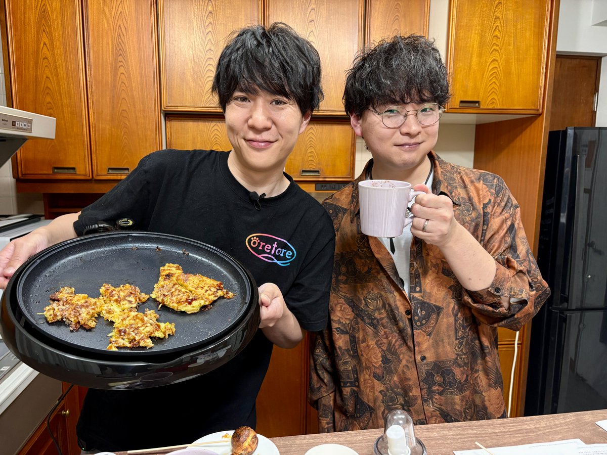 OreTreQuest's tweet photo. #神原大地 と #高梨謙吾 の
「オレ達のトレンドクエスト」QUEST#79
ご視聴ありがとうございました！

今回はスタジオを飛び出しての、
久しぶりの料理配信🍳

わちゃわちゃ調理実習の様子は、
アーカイブでもご覧いただけます！

▼アーカイブはこちら
https://t.co/V2CJ5xmyUe

次回もお楽しみに！ https://t.co/ju1iKZ0xxC