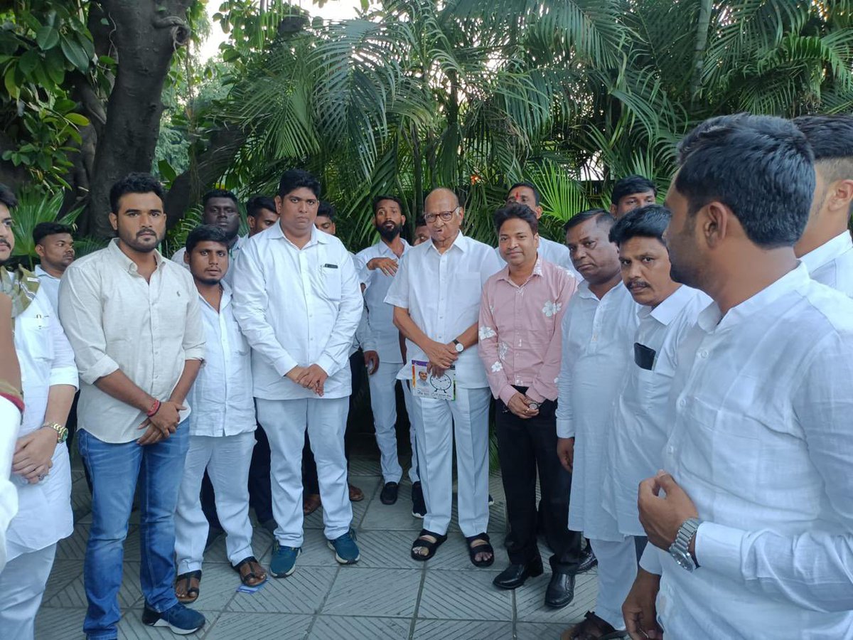 राष्ट्रवादी काँग्रेस पार्टी शरदचंद्र पवार पक्षाच्या संघर्षाच्या काळात ८ वर्ष मुंबईच युवक अध्यक्षपद यशस्वी रित्या भूषवलेलेल माझा सहकारी व प्रामाणिक मित्र ऍड निलेश भोसले यांना वाढदिवसाच्या मनपूर्वक शुभेच्छा 💐🎂<a href="/advnileshbhosle/">Adv Nilesh Bhosle - अॅड. निलेश भोसले</a> <a href="/NCPspeaks/">Nationalist Congress Party - Sharadchandra Pawar</a> <a href="/supriya_sule/">Supriya Sule</a> <a href="/MahebubShaikh20/">Mahebub Shaikh ( महेबुब शेख )</a>