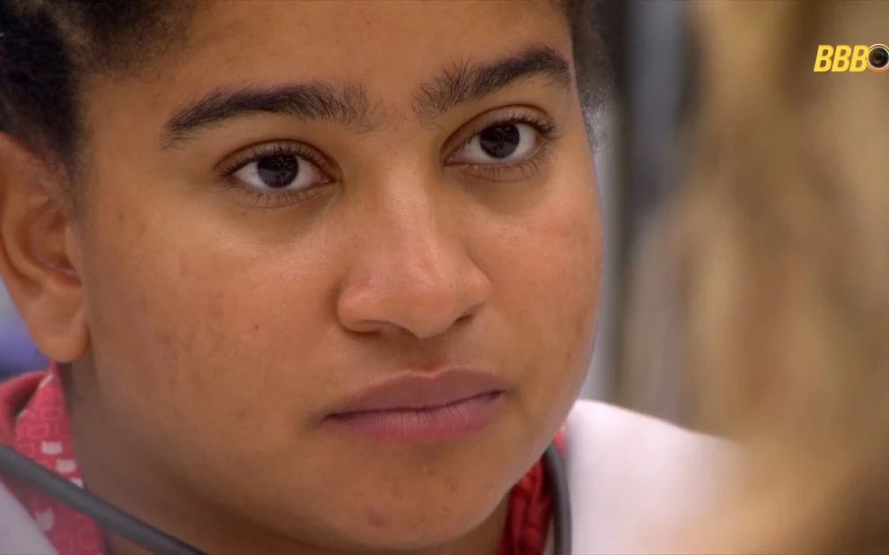 a pior pessoa do mundo.

o tempo passa, mudam-se os diretores, os apresentadores e até o público. apenas uma coisa nunca, jamais, muda no big brother brasil. a cada edição, uma mulher preta assume o posto de “pior pessoa que passou por aqui”.  seus erros são apontados,