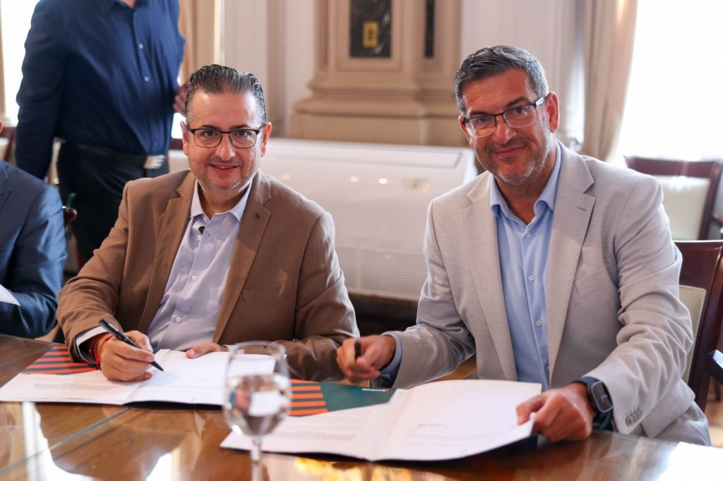 La Provincia y Bancor firmaron un convenio con federaciones cooperativas y mutuales para ampliar el acceso a servicios financiero
cbahoy.com.ar/la-provincia-y…