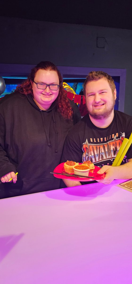 alienminigolf's tweet photo. Blast off to flavor town at Alien Vacation Mini Golf's Mars Bar!  Indulge in out-of-this-world sweets, treats, and savory snacks that are sure to satisfy your cravings after a fun game! There's something for everyone.  #MarsBarMagic #TreatYourself https://t.co/i35qcFfwj5