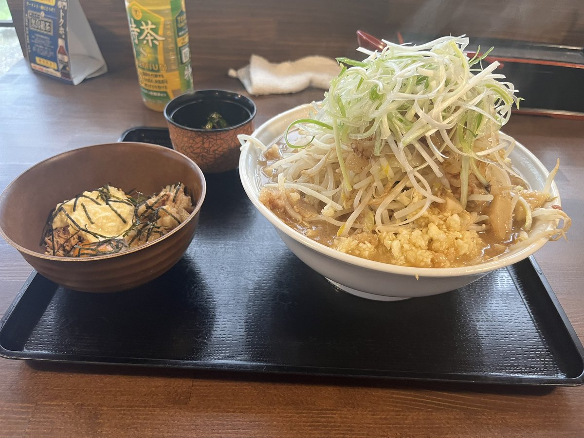 おはようございます🍜 金曜日は 昼の部☀️通常営業 夜の部🌃20:30まで