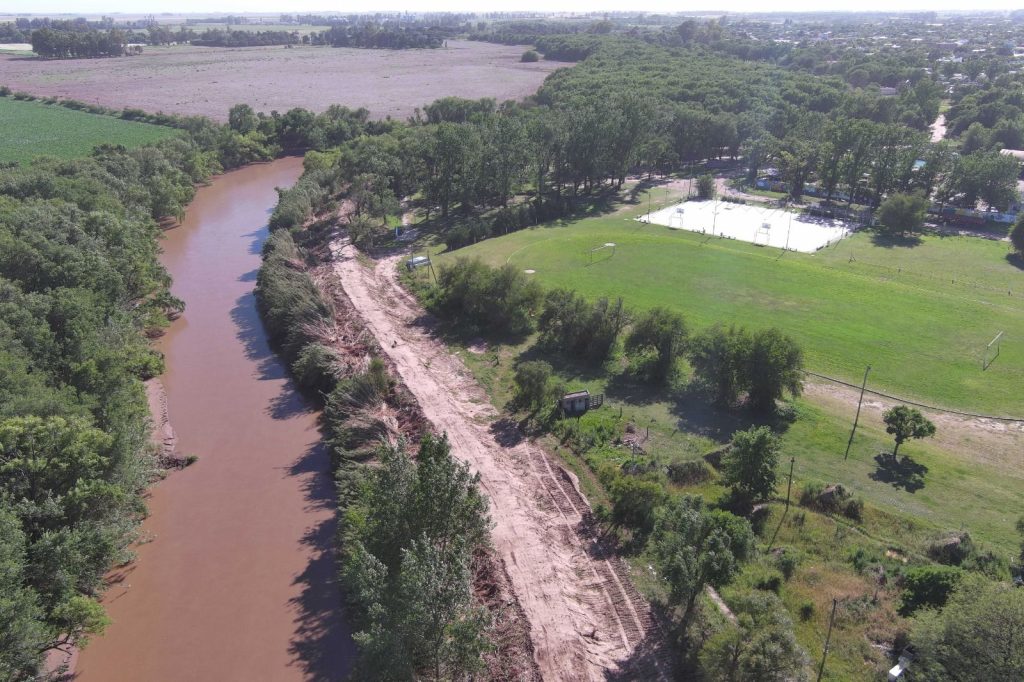 La Carlota: La obra de protección contra inundaciones ya alcanza un 40% de avance
cbahoy.com.ar/la-carlota-la-…