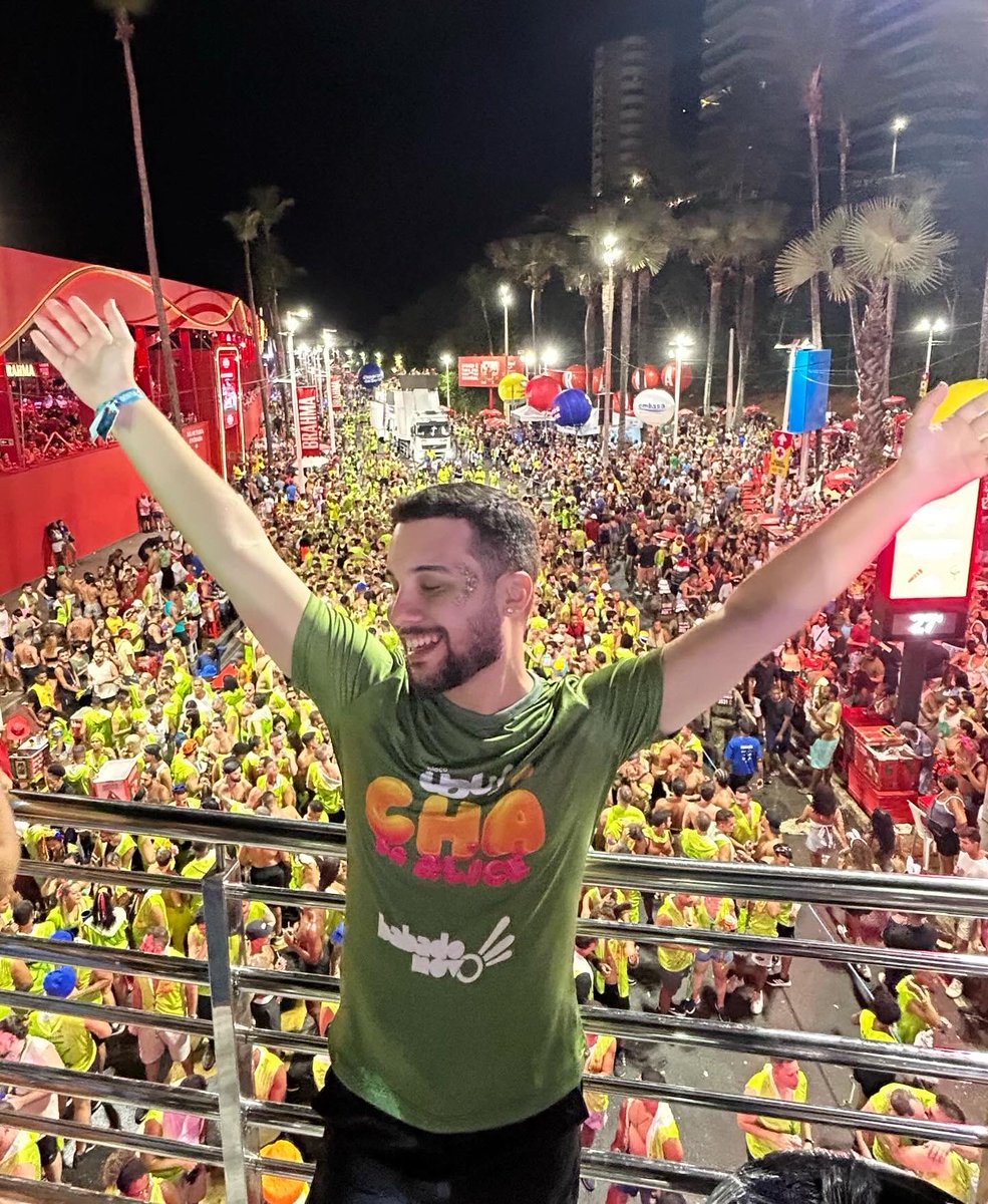 Que dias incríveis eu vivi em Salvador!!
Meu primeiro carnaval na terra da alegria e da música.