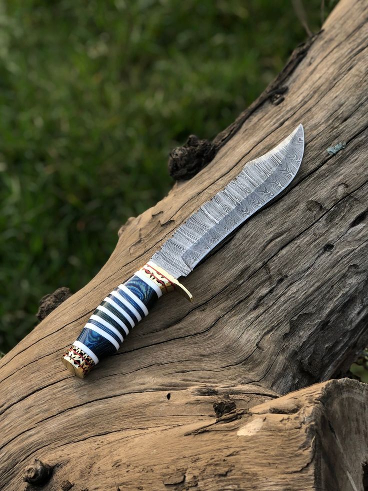 Edgecraft82's tweet photo. For Sale. Handcrafted Damascus Steel hunting knife. DM for details &amp; orders. #huntingseason #Texas #customise #hunting #huntingknife #knifecollector #OutdoorLife #HUNTER #hunterwizard https://t.co/fi3nhUQlPN