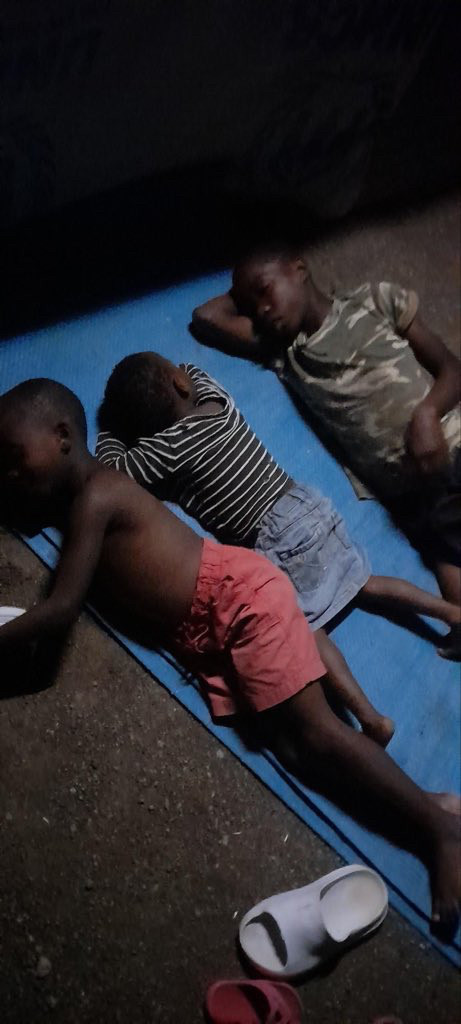 PsalmSamie's tweet photo. The struggle in kakuma Refugee camp stretches even down to toddlers and babies. If at all we could get someone to help us get mattresses and mosquito nets for these young ones, it'd be life saving dear friends. 
We can't survive without you. 
Thanks ❤️🙏
https://t.co/oeWW1rnC4B https://t.co/N2n0N4CxCR