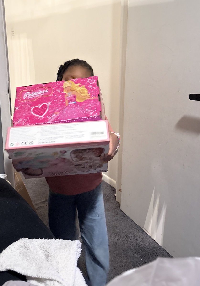 PRETTYGALSAG tweet media