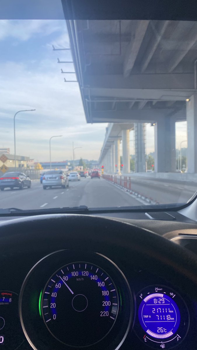 tashort_'s tweet photo. Korang cuti la lama lagi, aman je aku pergi kerja harini🤣 https://t.co/dTwqL773mC