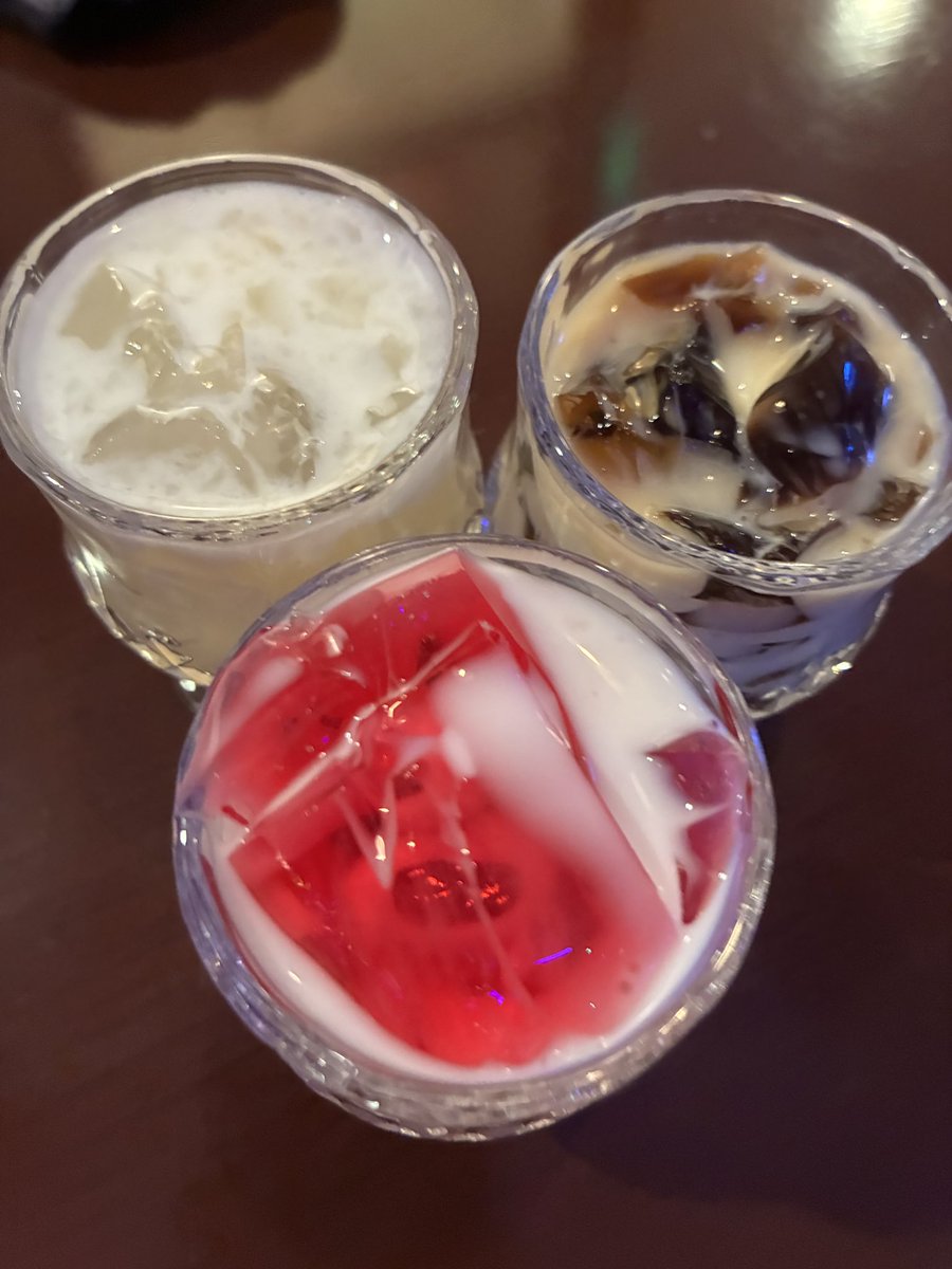 yoshimihonjyo's tweet photo. 本日2月20日金曜日🗓️
18時〜お客様が望むまで(2時以降ご来店の方はご連絡頂けると確実です)
最近シーズン毎の装飾に反応して下さる方が多くて嬉しく思うよしみです。
テキーラゼリーも好評頂きありがとうございます🍓
#よしみ座
#ThisisY
#職業よしみ https://t.co/85NwVI7DrV