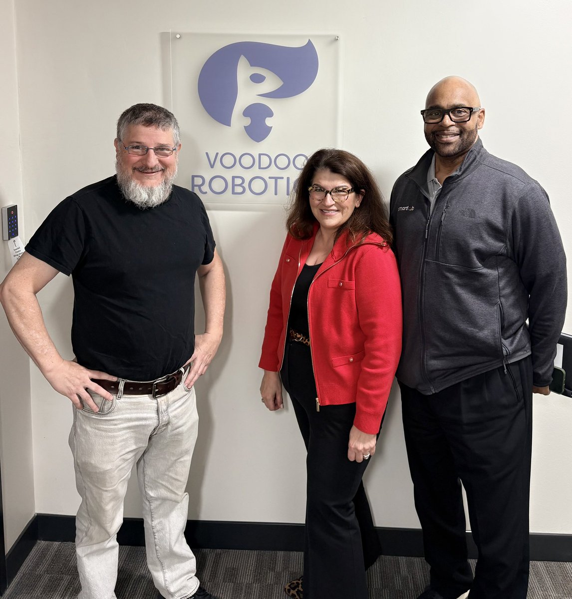 In between sessions, Raymond and I were able to visit VoodooRobotics this afternoon🤠 <a href="/SmartLab_tweets/">SmartLab</a> #STEMIdentity #txed #FutureReady #CCMR