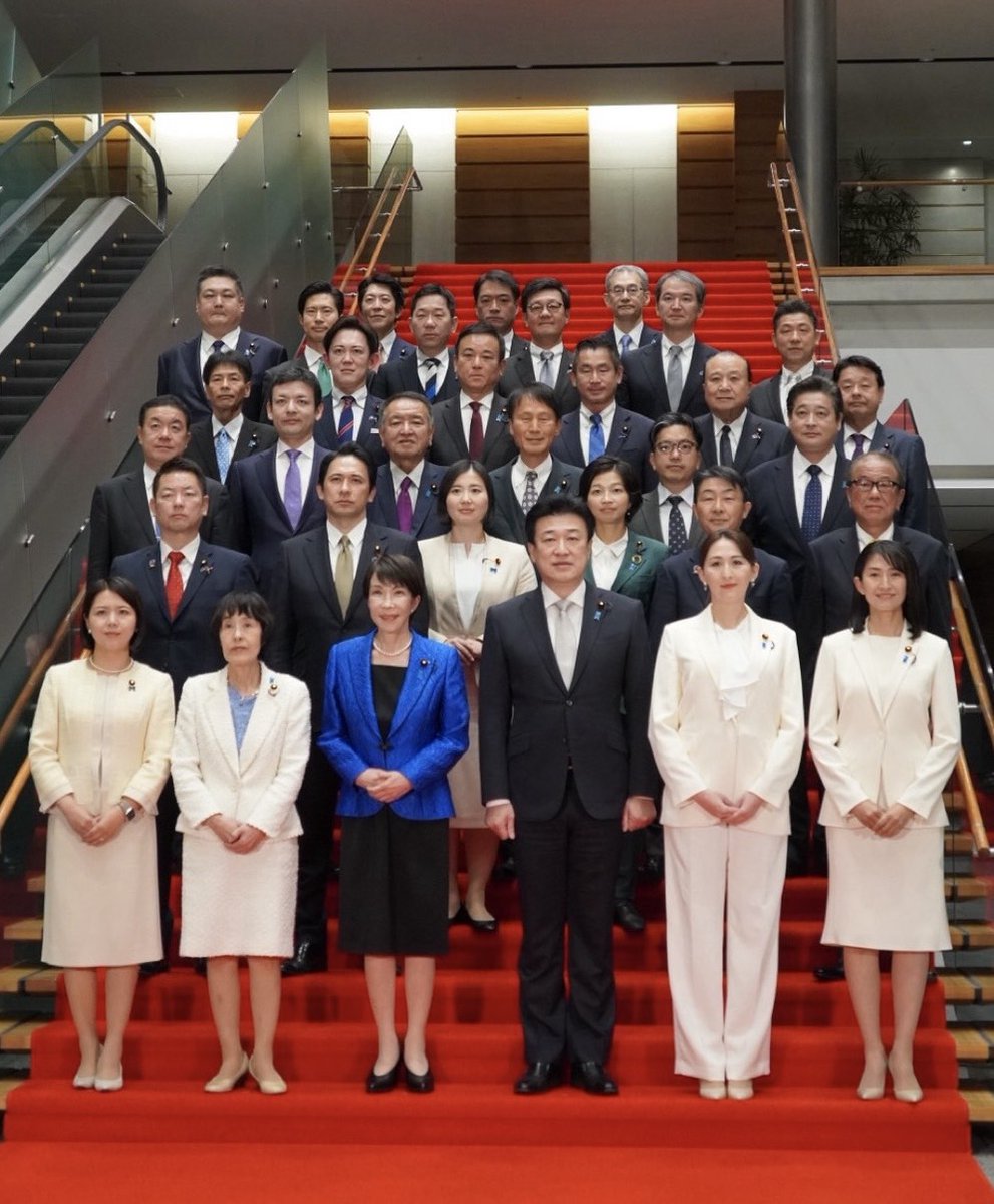 Katoryusho's tweet photo. 第二次高市内閣において、国土交通大臣政務官を再拝命いたしました。
改めて職責の重みを胸に刻み、金子恭之大臣、両副大臣をお支えしながら、国交省の総合力を最大限に発揮してまいります。
国土を守り、地方を支え、日本列島を強く、豊かにする。
その使命の実現に向け、全身全霊で取り組みます。 https://t.co/7PeuOK5So2