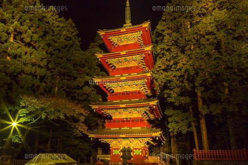 初見の人はどちらがディズニーにある五重塔か分からない