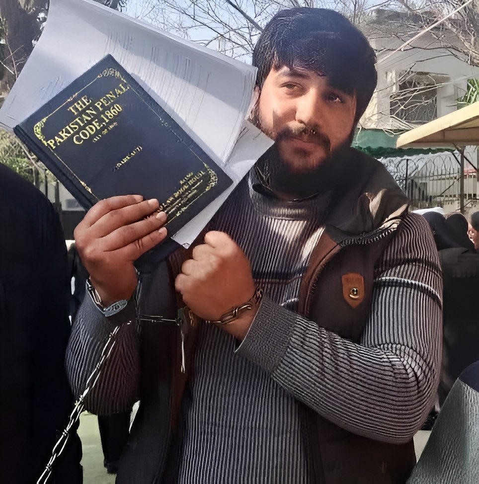 شرم کرو حیا کرو
نجم کو رہا کرو۔۔۔۔
رمضان کا خیال کرو
نجم کو رہا کرو۔۔۔۔