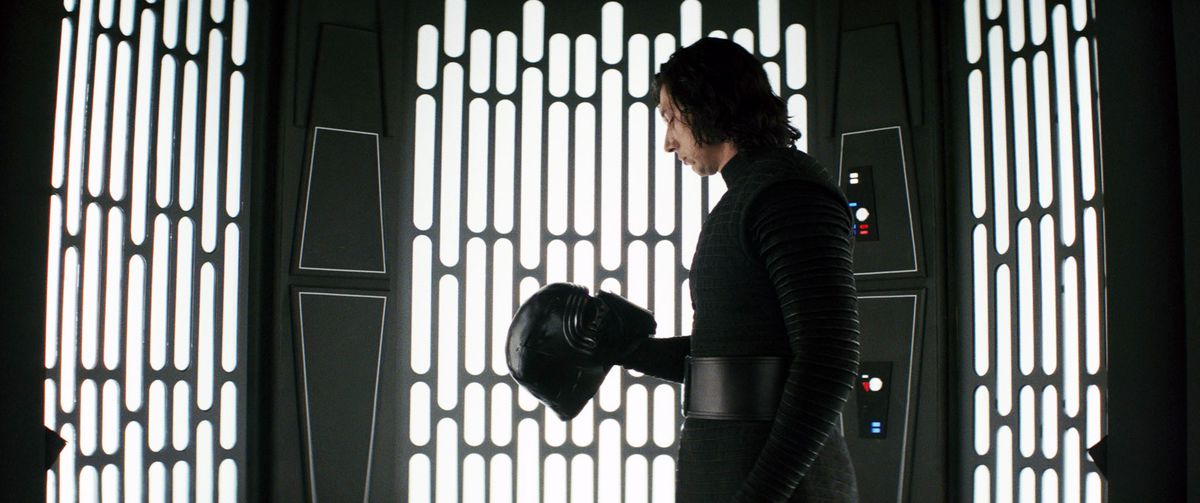 THR's tweet photo. Steven Soderbergh calls out Disney for scrapping Ben Solo 'Star Wars' movie:

"We were all frustrated. You know, that was two and a half years of free work for me and Adam and [writer] Rebecca Blunt...The stated reason was, ‘We don’t think Ben Solo could be alive.’ And that was all we were told. And so there’s nothing to do about it, you know, except move on.”
https://t.co/vqt33KxivW