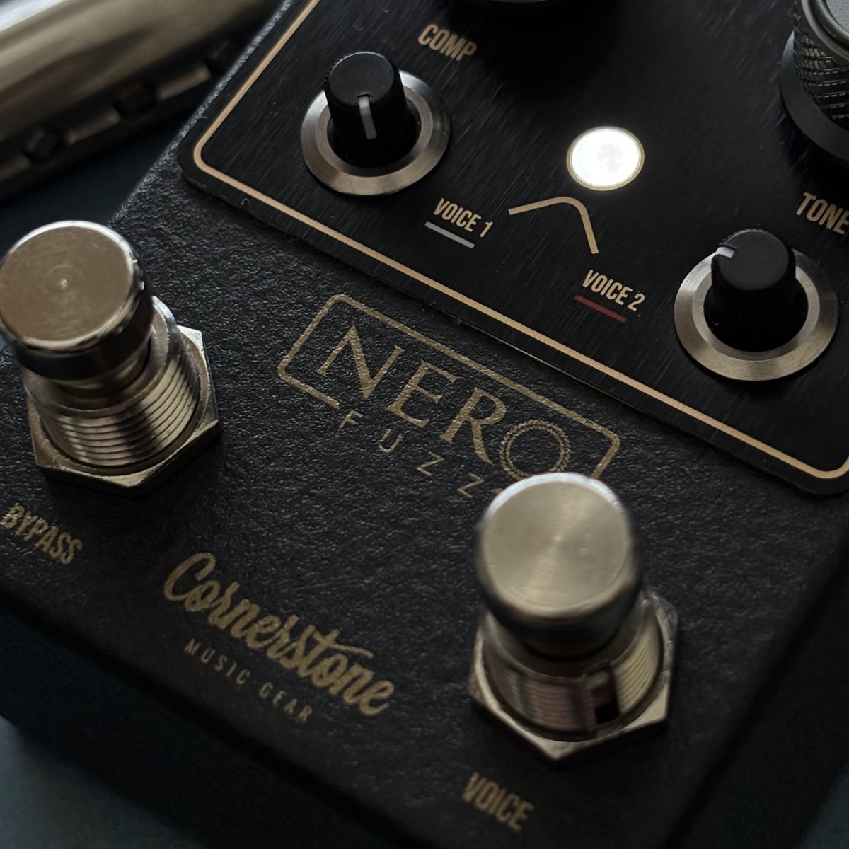 現代的な操作感から生み出すビンテージファズサウンド！】 Cornerstone