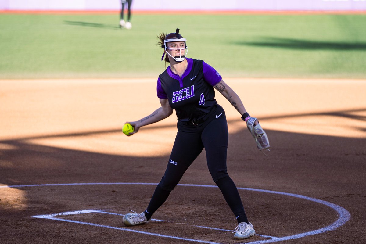 GCU_Softball's tweet photo. 𝗔𝗡𝗢𝗧𝗛𝗘𝗥 five scoreless to start this one for Batterton.

Most scoreless innings to start the season in the entire nation, as it stands now! #LopesUp https://t.co/X9EVl5YPIS