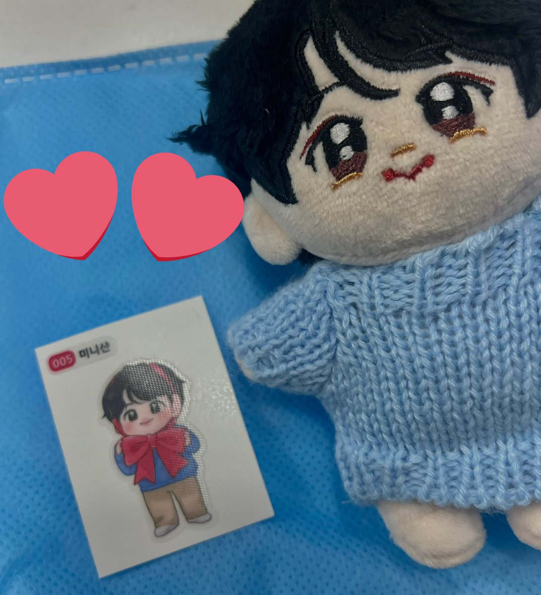 yimssimon's tweet photo. 나도 생겼다. 미니샨. 후훗.
이제 매일 24k골드라부부마냥 자랑함 https://t.co/zXaK5qfl6T